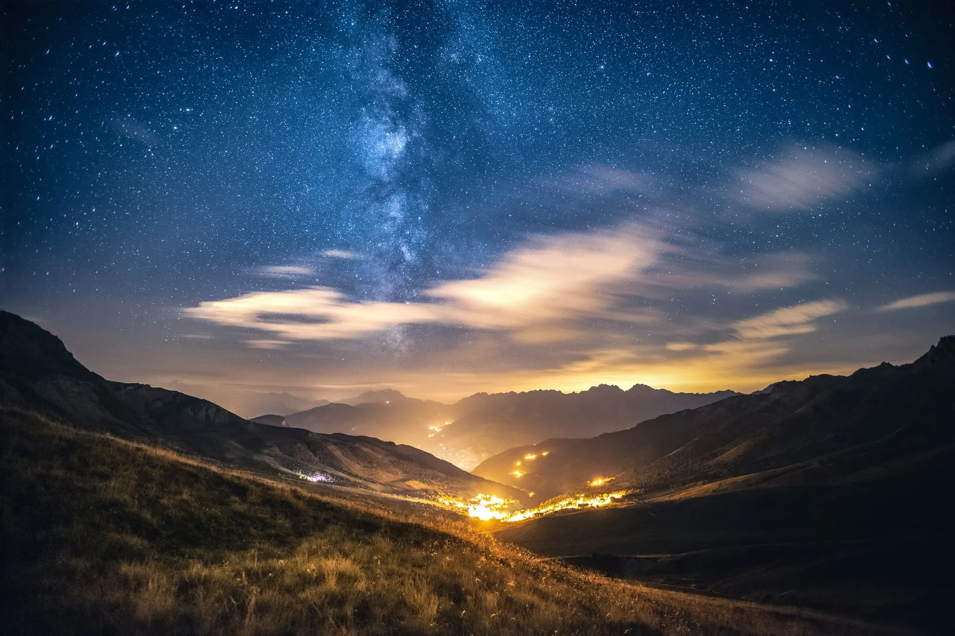 Dónde ver las estrellas en la Sierra Norte de Madrid (y dónde cenar antes)