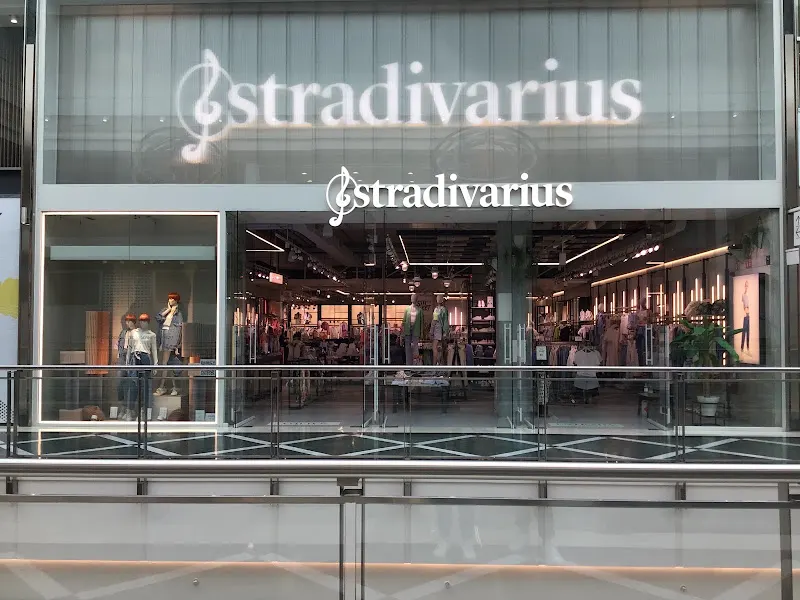 Stradivarius - Tienda de ropa de mujer en Madrid - foto 2
