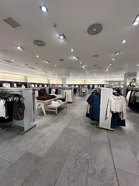 H&M