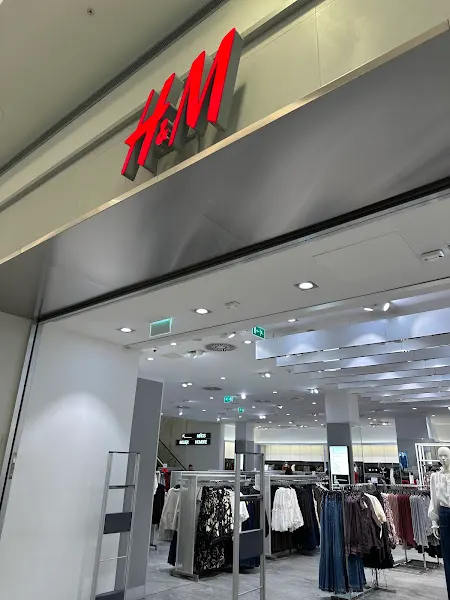 H&M - Tienda de ropa en Madrid - foto 2