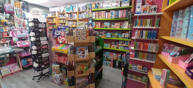 Papelería Arcoiris - Papelería en Pozuelo de Alarcón - foto 2