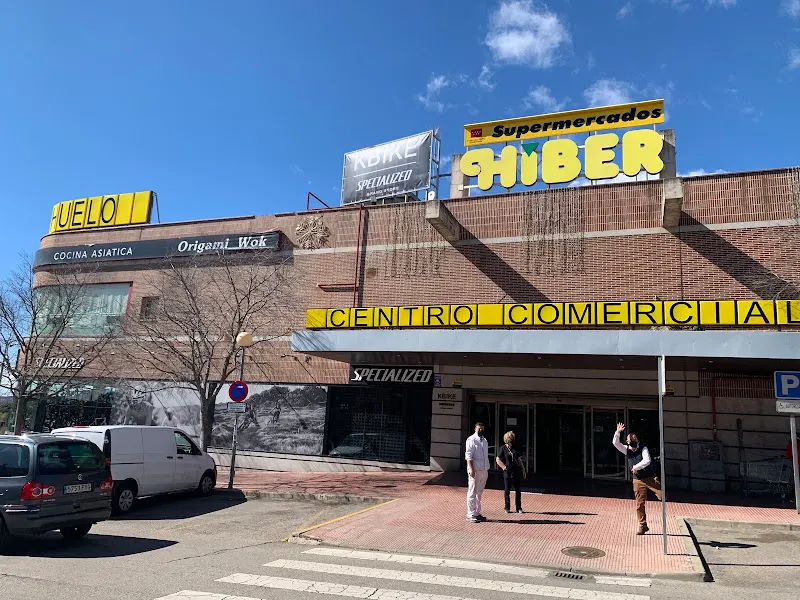 Centro Comercial El Portachuelo - Centro comercial en Colmenar Viejo - foto 2