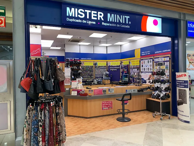 MISTER MINIT - Servicio de duplicación de llaves en Colmenar Viejo - foto 2