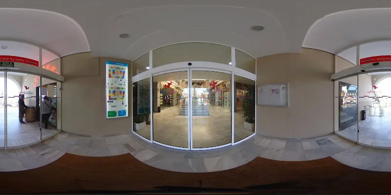 Centro Comercial Villacenter - Centro comercial en Villaviciosa de Odón - foto 2
