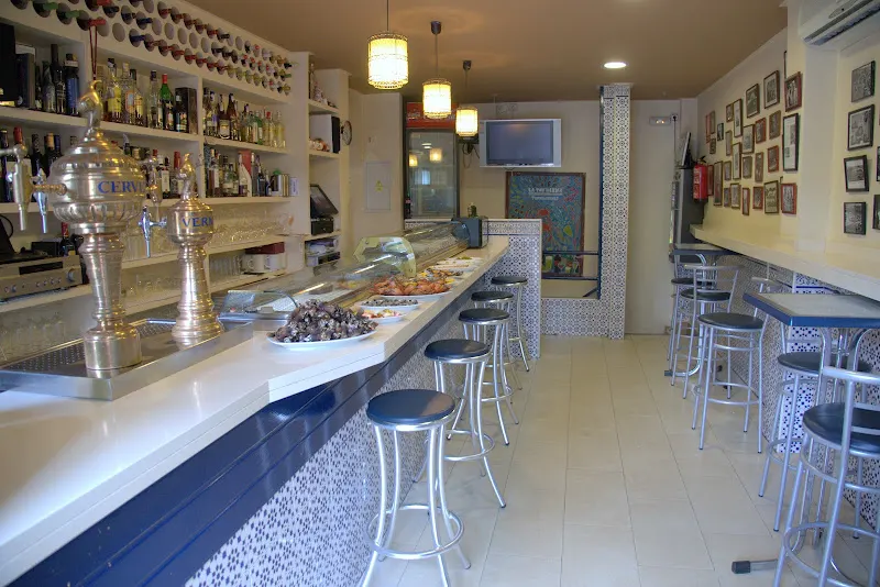 La Tavherna - Restaurante especializado en tapas en Torrelodones - foto 3
