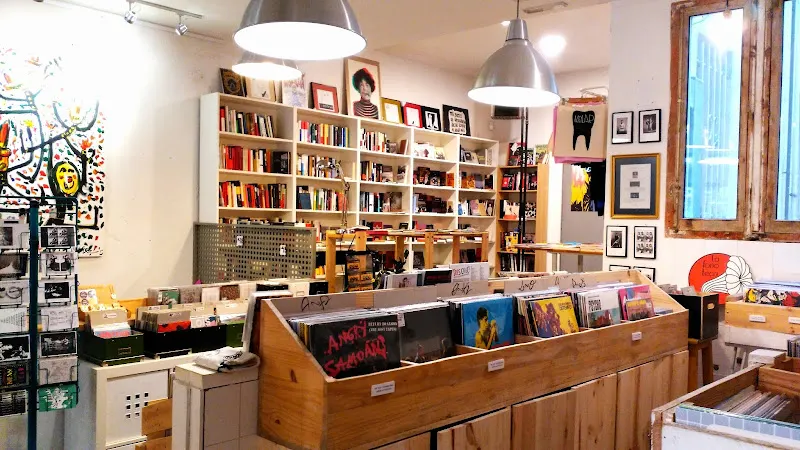 Molar Discos & Libros - Librería en Madrid - foto 2