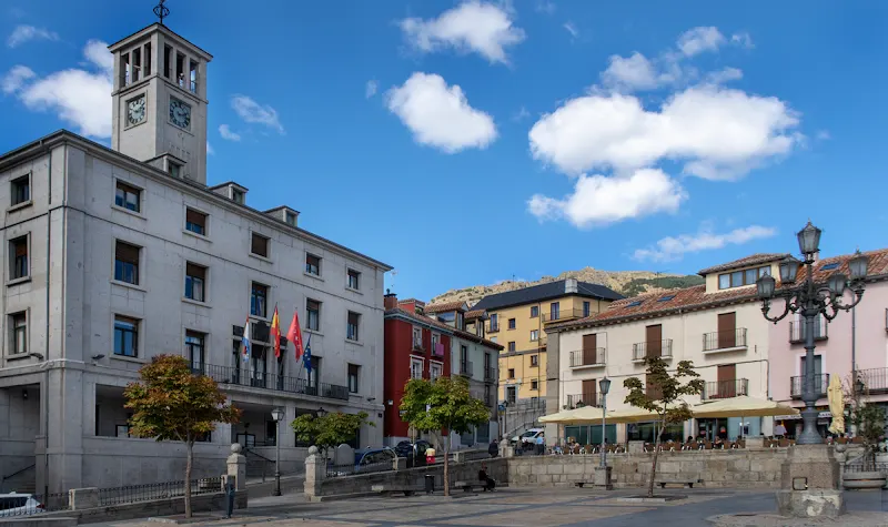 Ayuntamiento de San Lorenzo de El Escorial. - Ayuntamiento en San Lorenzo de El Escorial - foto 2
