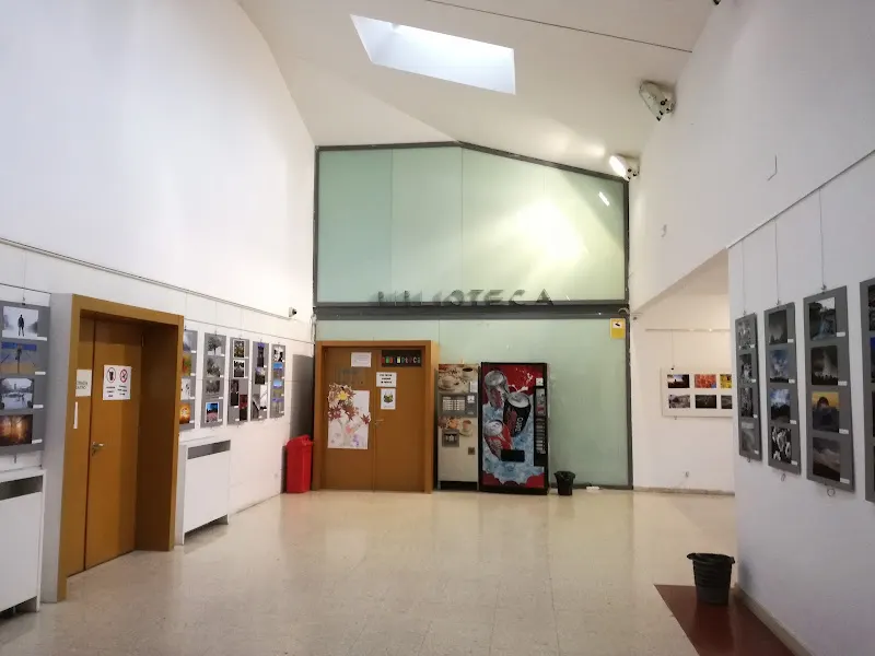 Biblioteca Pública Municipal de Colmenarejo. - Colmenarejo