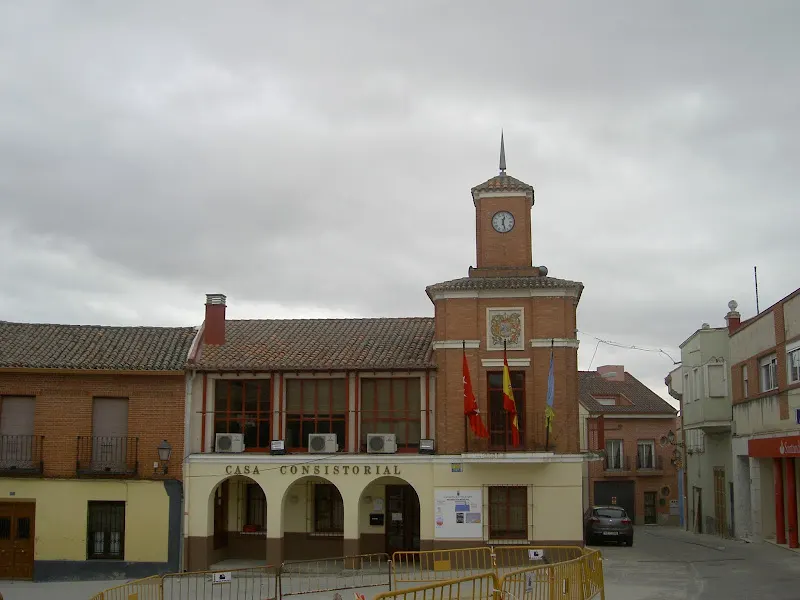 Ayuntamiento de Ajalvir - Ayuntamiento en Ajalvir - foto 2