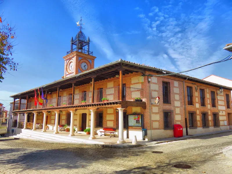 Ayuntamiento de Casarrubuelos - Ayuntamiento en Casarrubuelos - foto 2