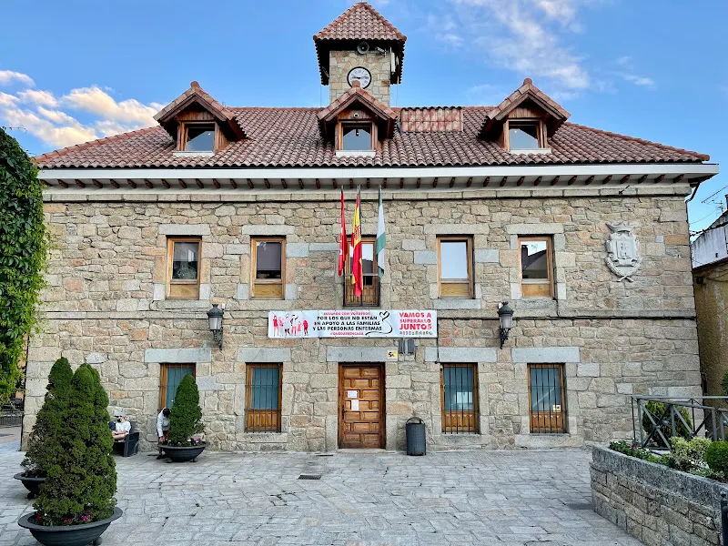Ayuntamiento de Navacerrada - Ayuntamiento en Navacerrada - foto 2