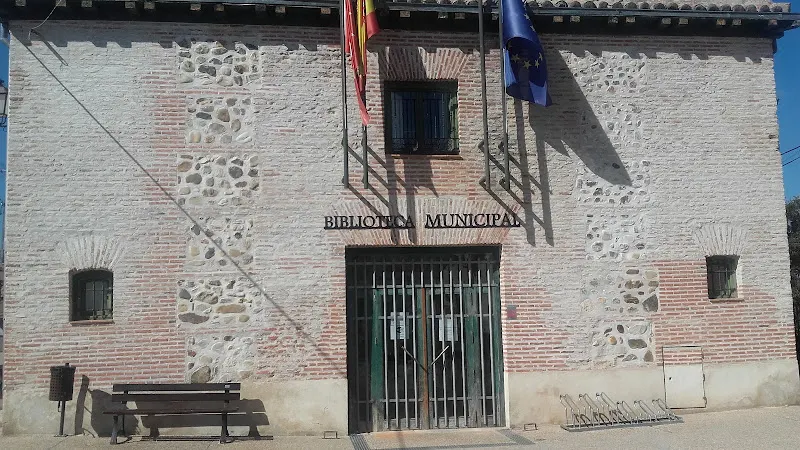Biblioteca Pública Municipal de Talamanca de Jarama. - Biblioteca pública en Talamanca de Jarama - foto 2