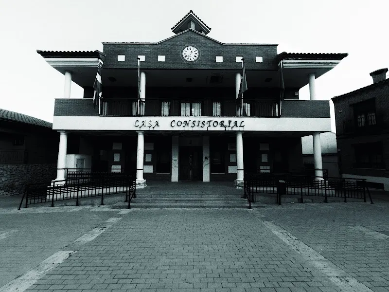 Ayuntamiento de Los Santos de la Humosa - Ayuntamiento en Santos de la Humosa (Los) - foto 2