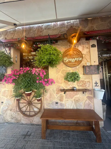 La Petite Brasserie
