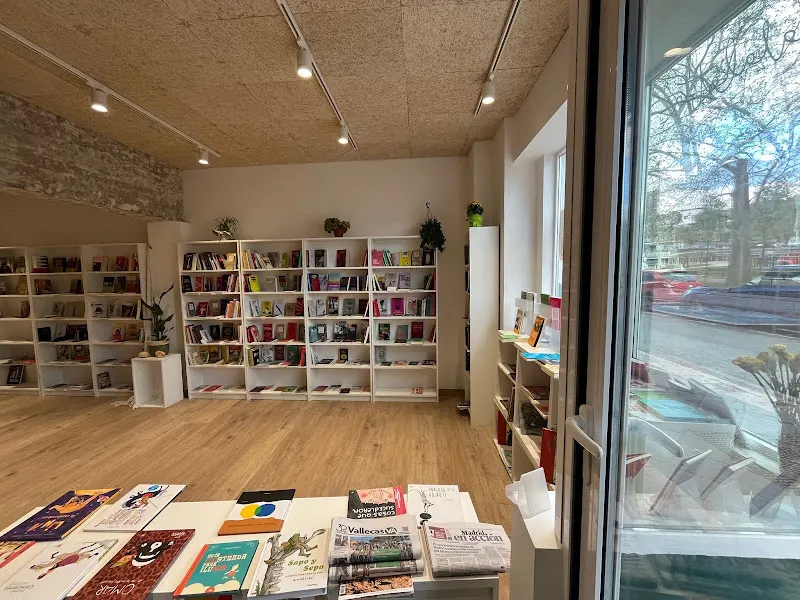 libreria malaletra - Librería en Madrid - foto 2