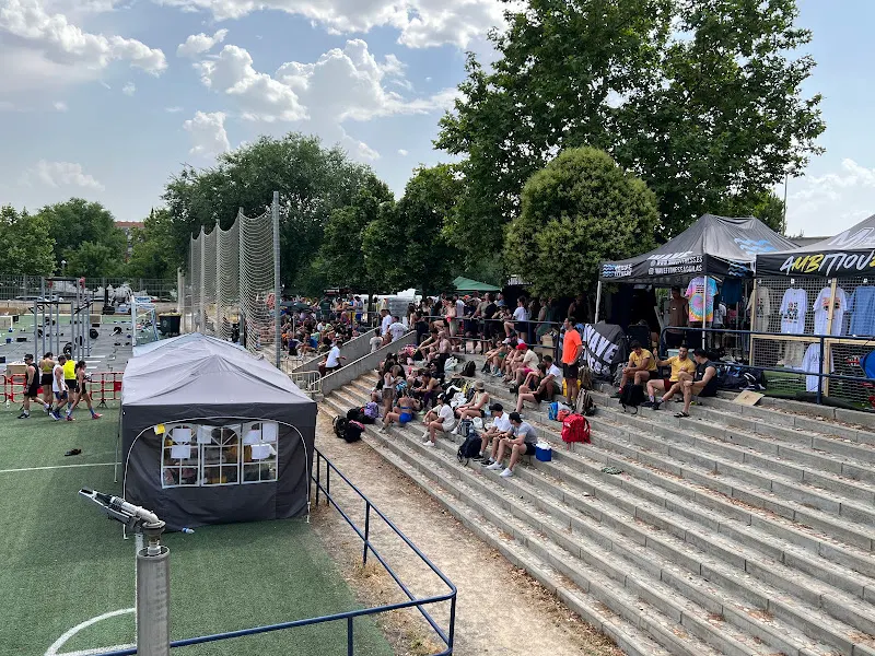Campo de Fútbol de Palomeras Bajas