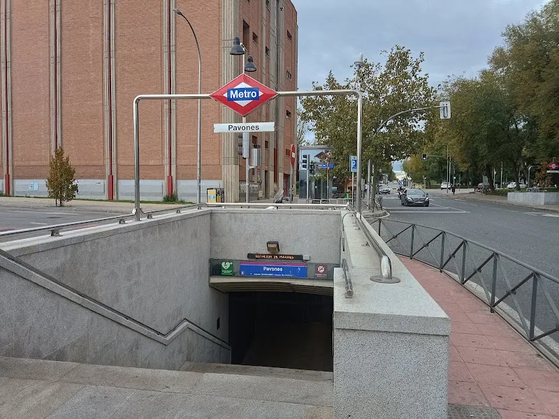 Pavones - Estación de metro en Madrid - foto 2