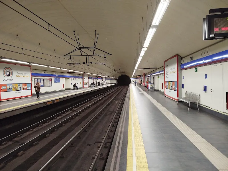 Pavones - Estación de metro en Madrid - foto 3