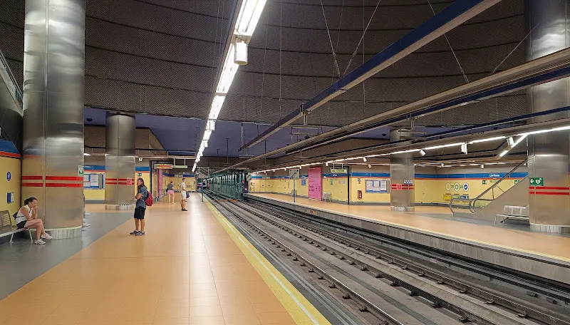 Las Rosas - Estación de metro en Madrid - foto 3