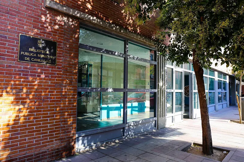 Biblioteca Pública Municipal Canillejas - Biblioteca pública en Madrid - foto 2