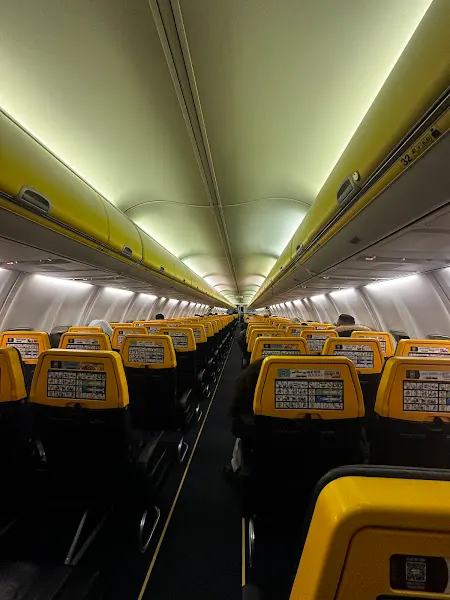 Ryanair - Compañía aérea en Madrid - foto 2