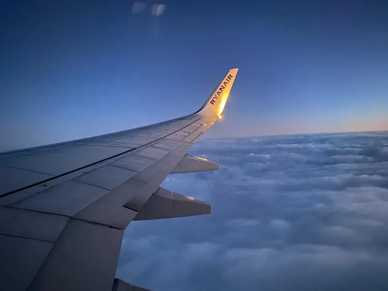 Ryanair - Compañía aérea en Madrid - foto 3