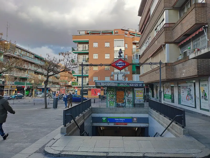 Vista Alegre - Estación de metro en Madrid - foto 2