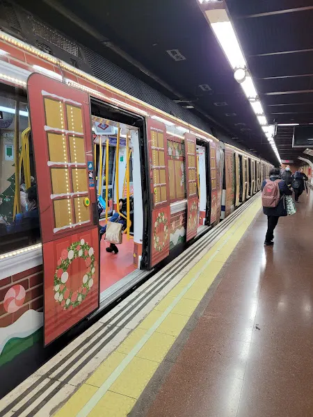 Lucero - Estación de metro en Madrid - foto 2