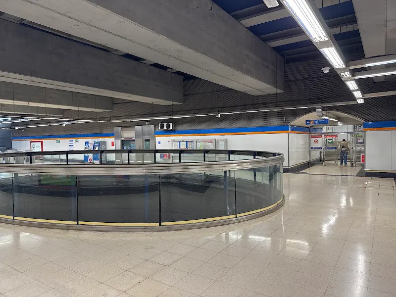 Valdezarza - Estación de metro en Madrid - foto 2