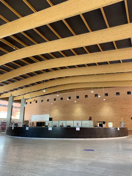 UCM Edificio de Estudiantes - Universidad pública en Madrid - foto 3
