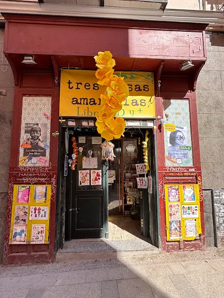 Librería Tres Rosas Amarillas - Librería en Madrid - foto 3