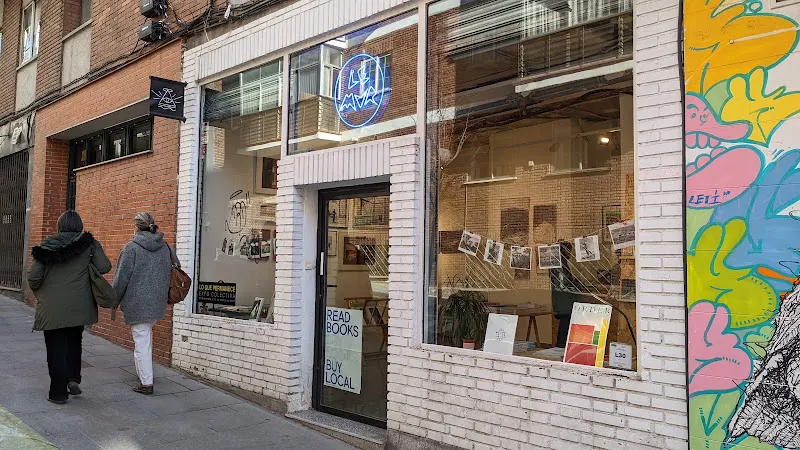 Le Mur Photo Gallery and Book Store - Madrid