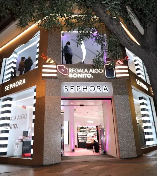 SEPHORA GOYA - Tienda de cosméticos en Madrid - foto 2