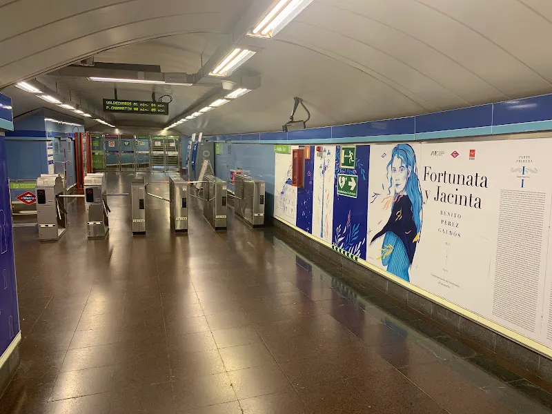 Ríos Rosas - Estación de metro en Madrid - foto 2