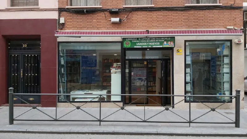 Librería "D.opportunities World" (libros de texto - libros de segunda mano) - Madrid