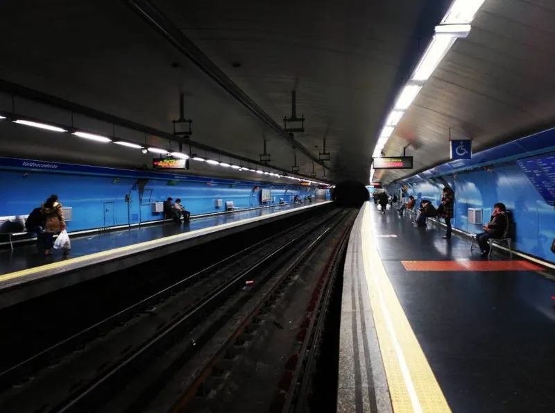 Valdeacederas - Estación de metro en Madrid - foto 2
