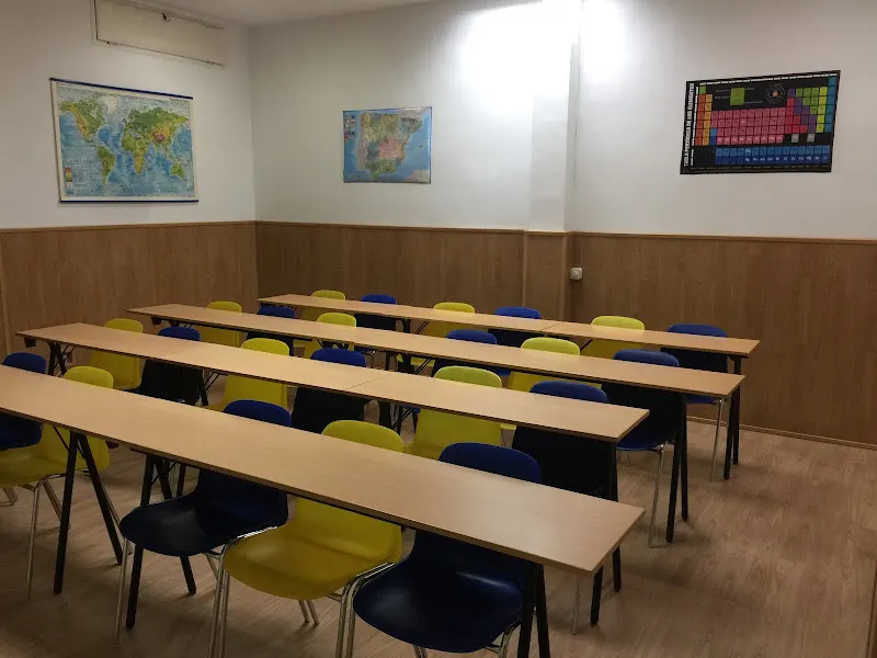 ⭐Centro de Estudios Luis Vives Moncloa - Centro de formación en Madrid - foto 2