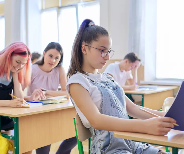 ACADEMIA NUEVO FUTURO (PAU - MAYORES DE 25 - PCE -BACHILLERATO) - Servicio de clases particulares en Madrid - foto 3