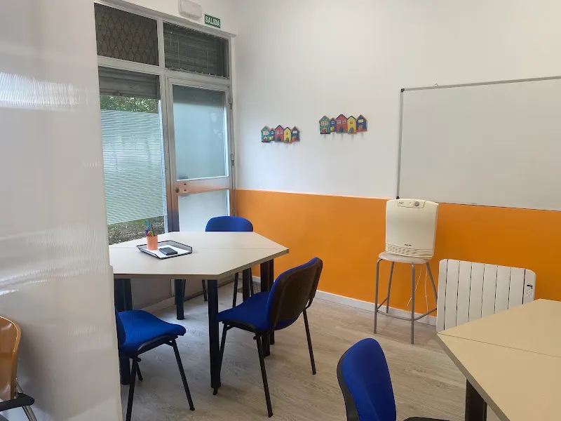 Academia Aula Tres Monforte - Academia de Repaso en Madrid - Madrid