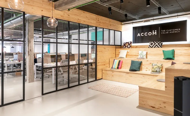 Accom