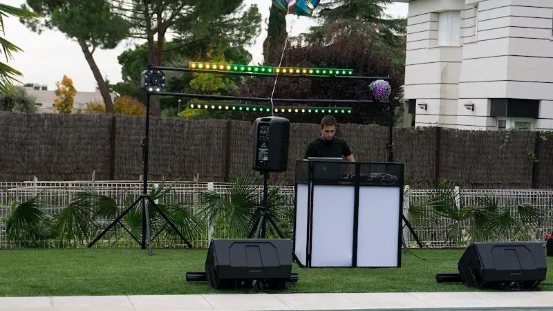 DiscoMad - Alquiler altavoces, sonido y equipo audiovisual Madrid - Madrid