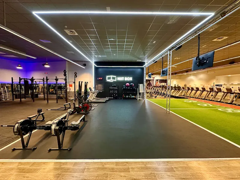 Gimnasio VivaGym Embajadores