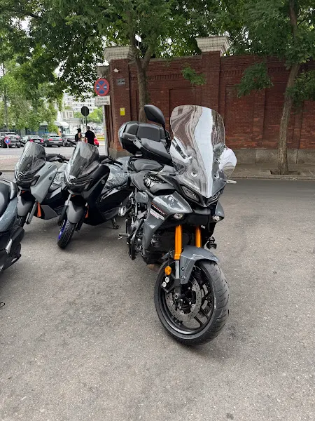 Yamaha Rent - Agencia de alquiler de motocicletas en Madrid - foto 2