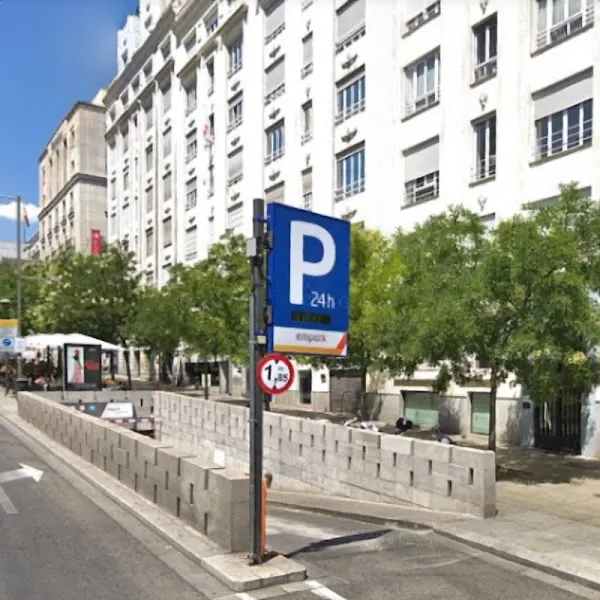 Parking Las Cortes Telpark by Empark - Aparcamiento en Madrid - foto 2