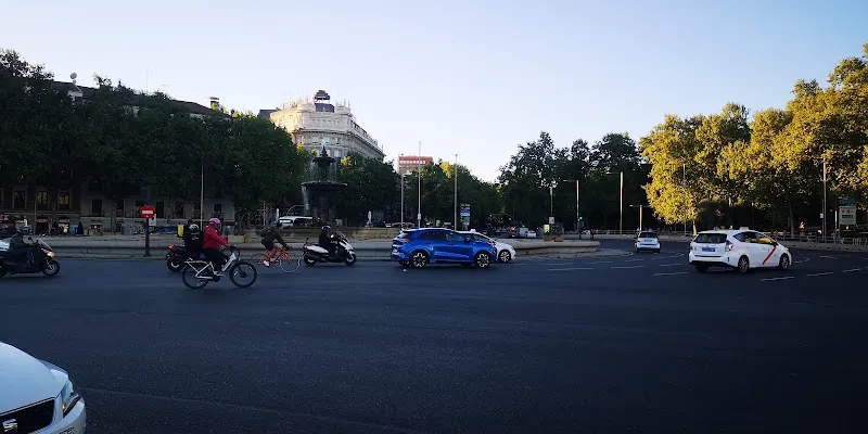 Parking Paseo del Prado 48
