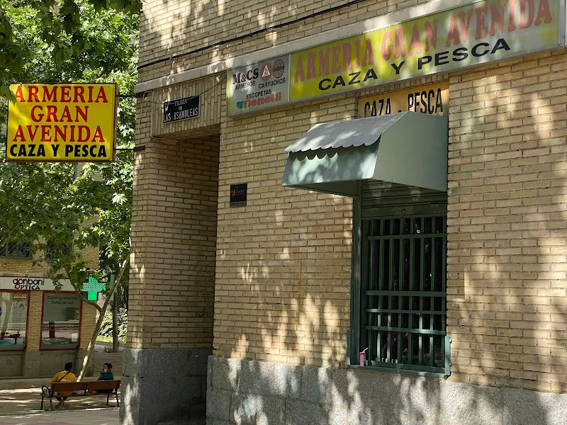 Armeria Gran Avenida - Tienda de deportes en Madrid - foto 2