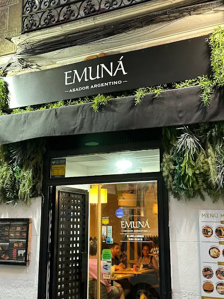 EMUNÁ Asador Argentino - Madrid