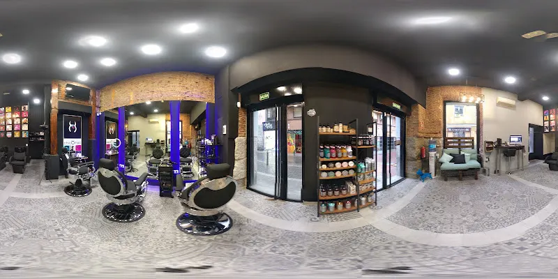 Peluqueria caballeros - Chico Malo - Barberia en Madrid - Madrid