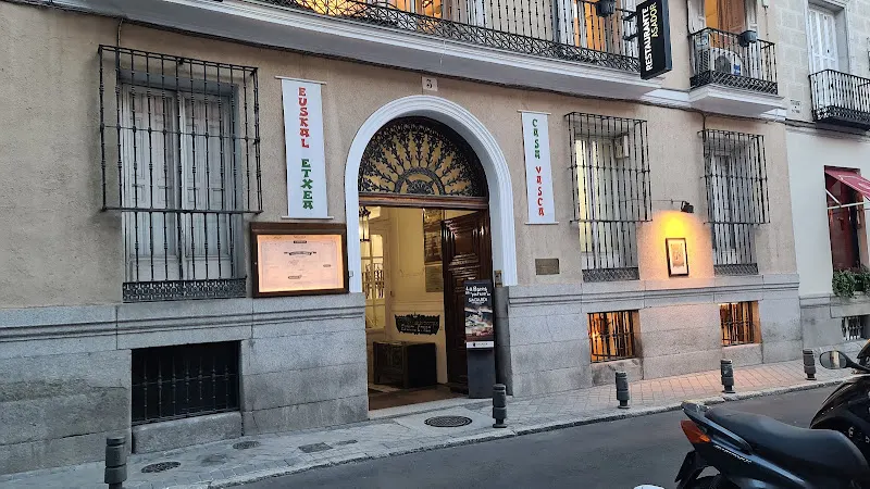 EUSKAL ETXEA/Hogar Vasco - Madrid - Madrid