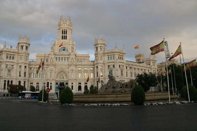 Cibeles - Casa de América - Parada de autobús en Madrid - foto 3